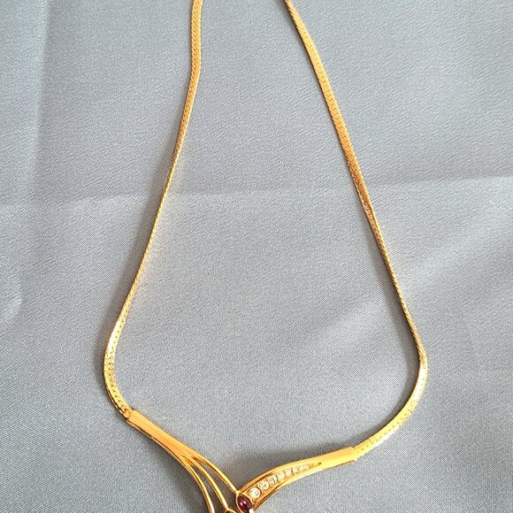 Vintage Vendome gold tone necklace/choker with purple and clear rhinestones. - Picture 2 of 4